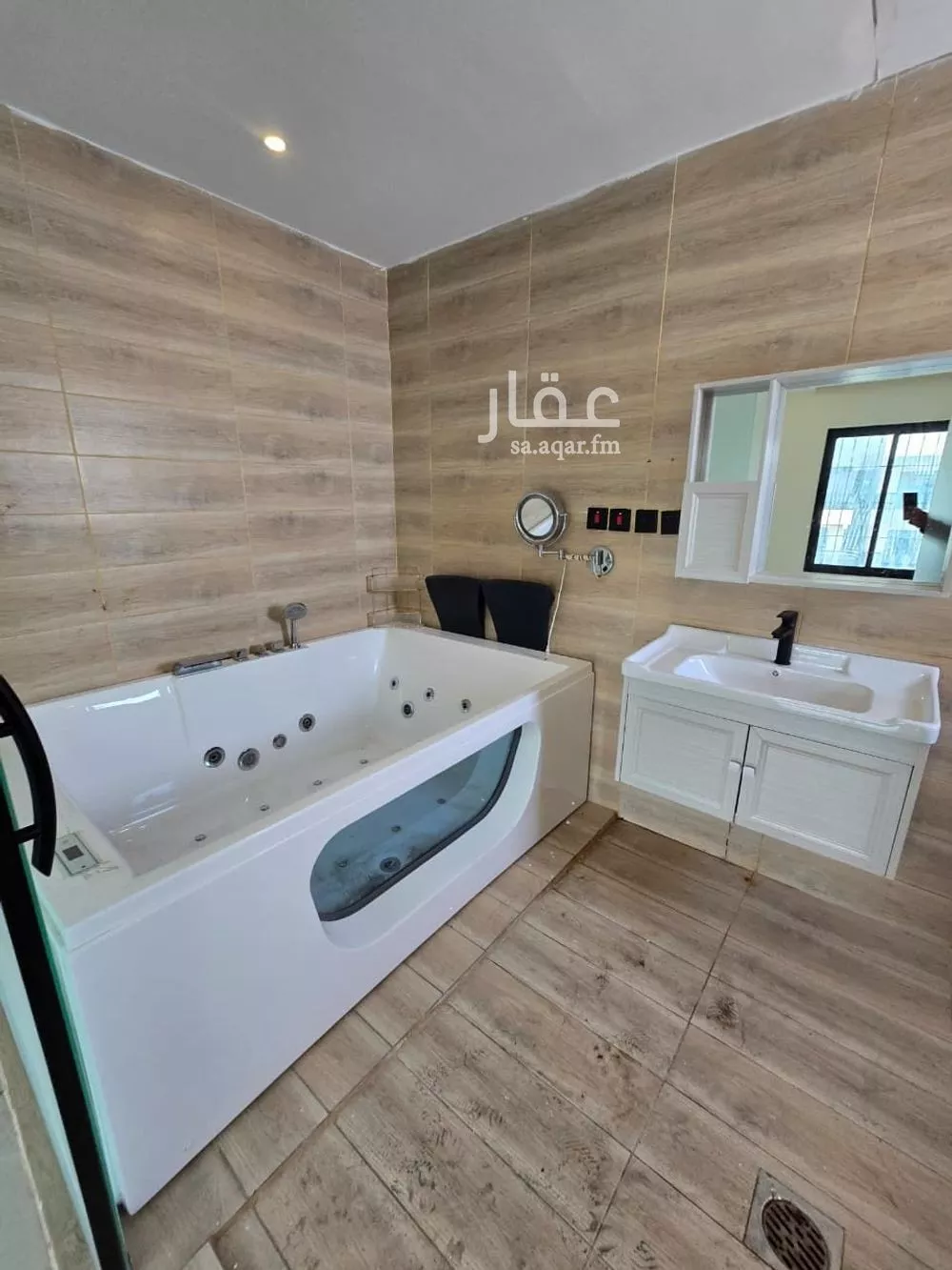 4 bedroom apartment in Al Hamra 38