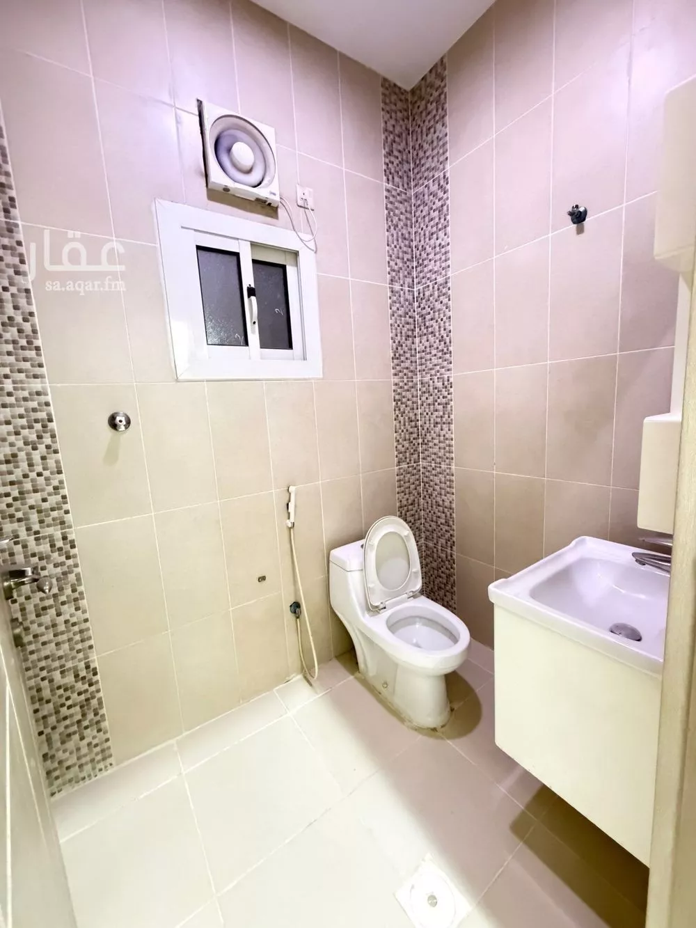5 bedroom apartment in Jeddah 3
