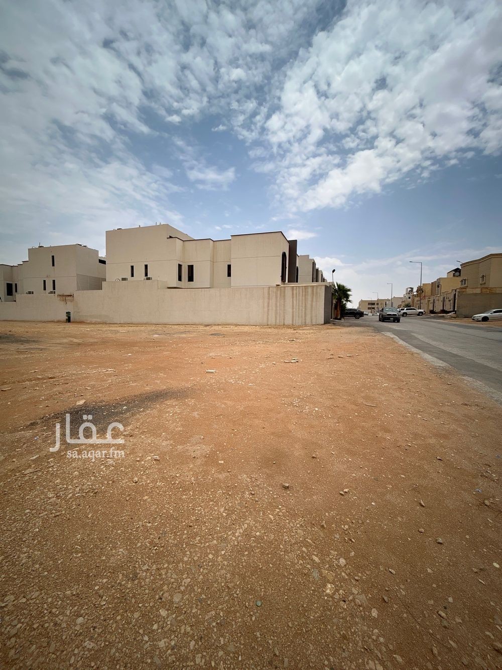 land in Okaz, Riyadh 6