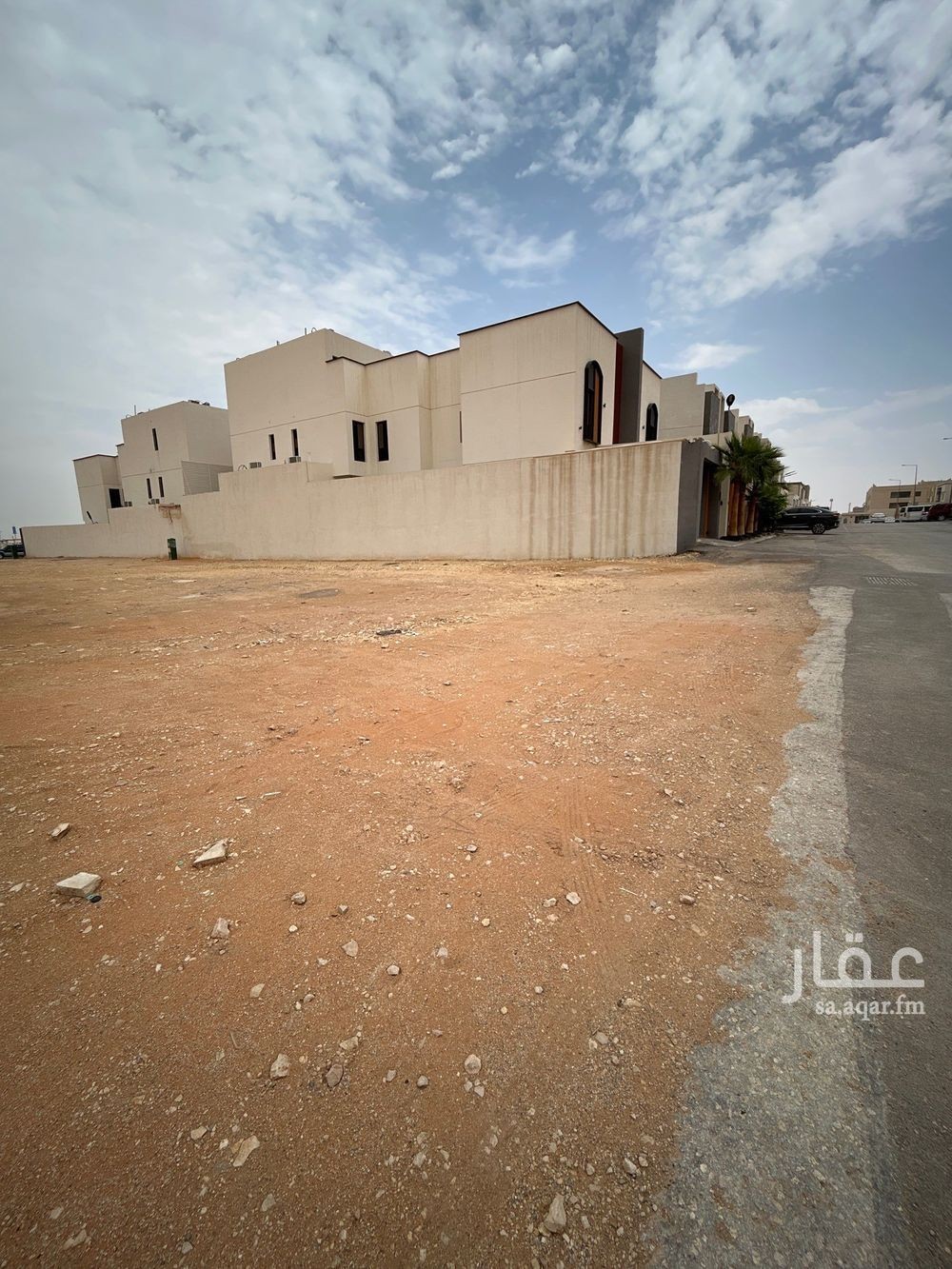 land in Okaz, Riyadh 7