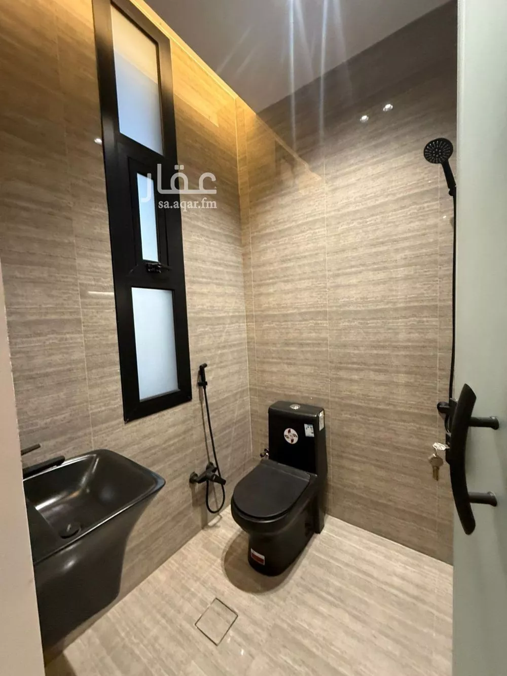 5 bedroom villa in Al Mahdiyyah 2