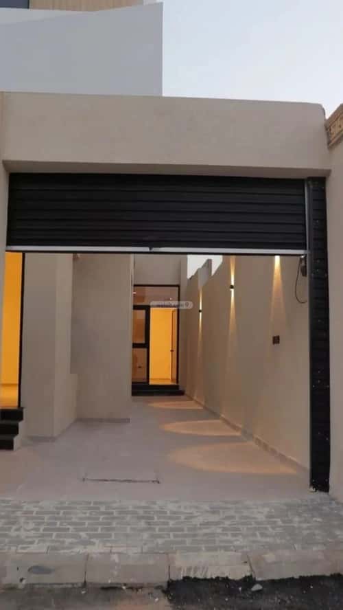 5 bedroom villa in Al Zahrah 1