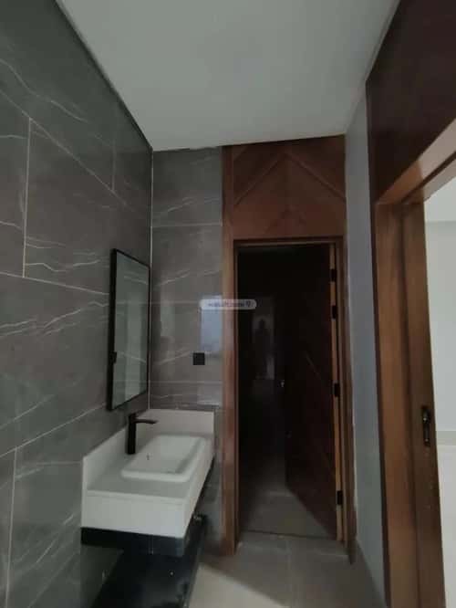 فيلا 5 غرف في عكاظ 5