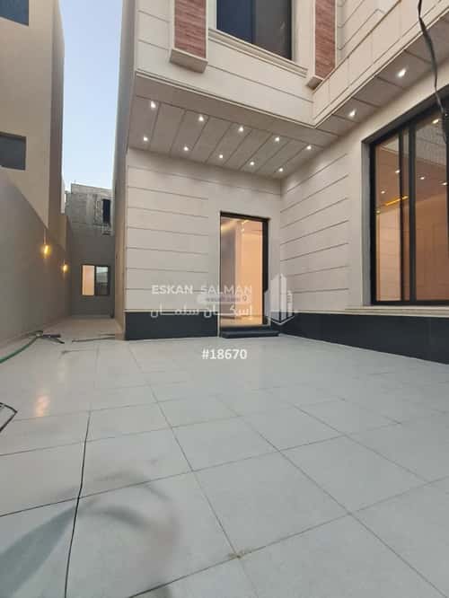 6 bedroom floor in Al Janadriyah 2