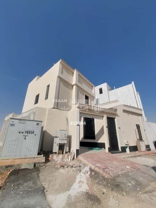 4 bedroom villa in Al Janadriyah 2