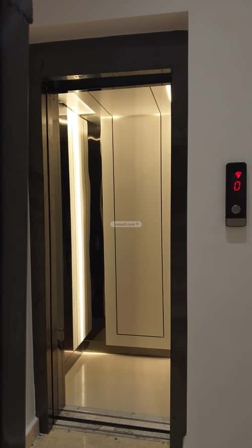 3 bedroom floor in King Faisal 4