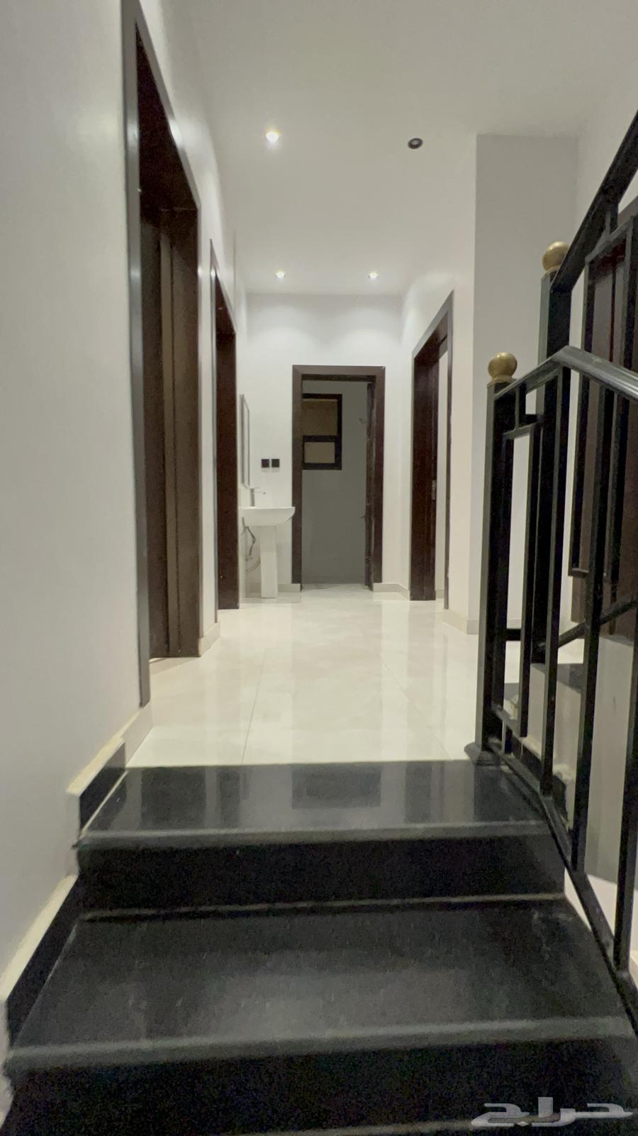 6 bedroom villa in Al Janadriyah 11