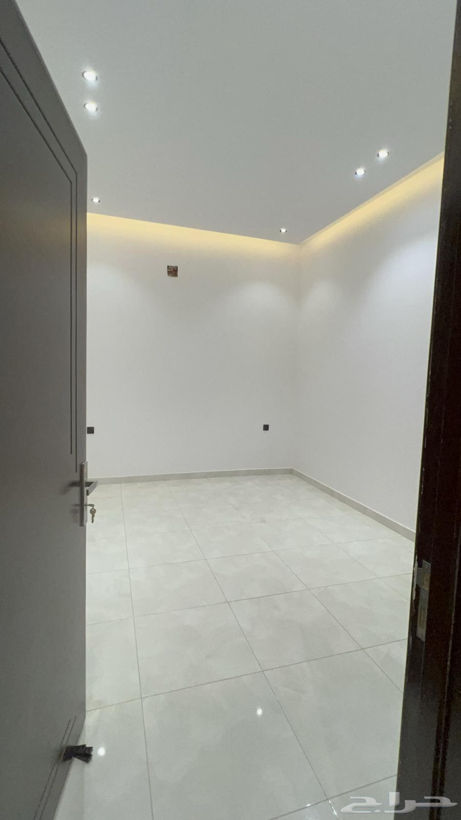 6 bedroom villa in Al Janadriyah 8