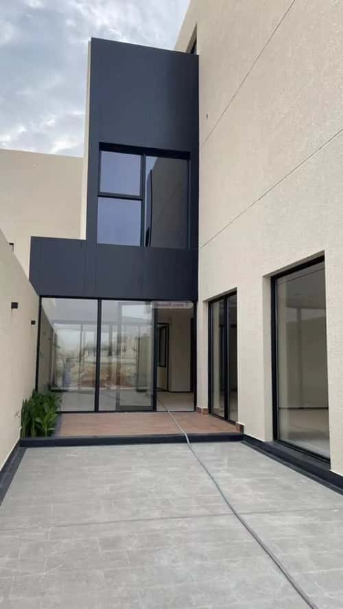 5 bedroom villa in Al Aridh 1