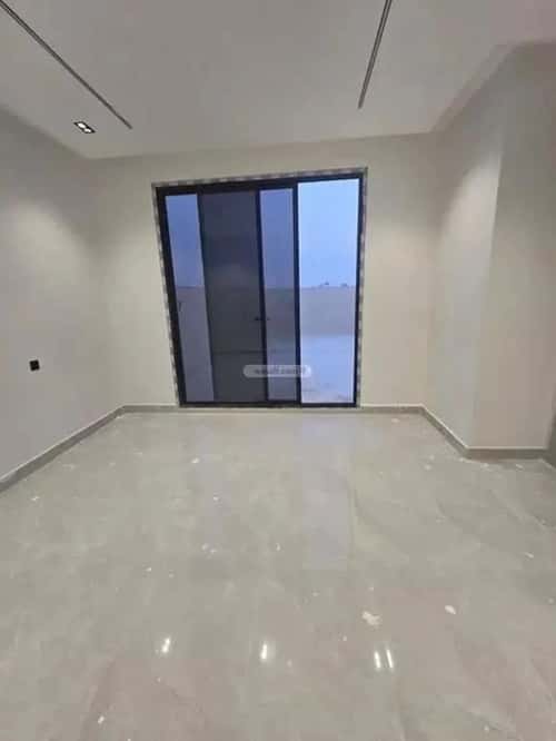 5 bedroom villa in Al Qadisiyah 2