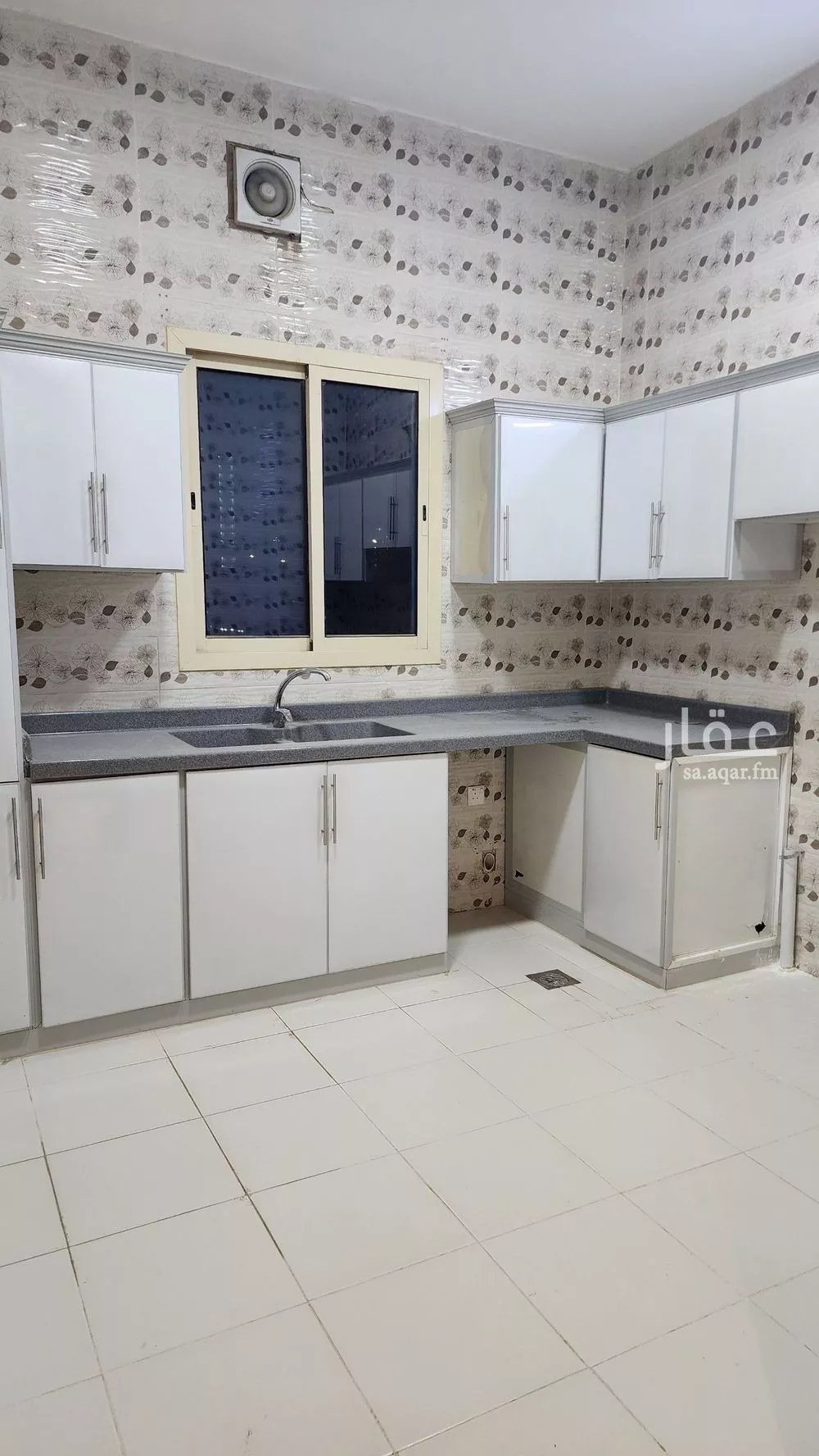 3 bedroom apartment in Al Malqa 7