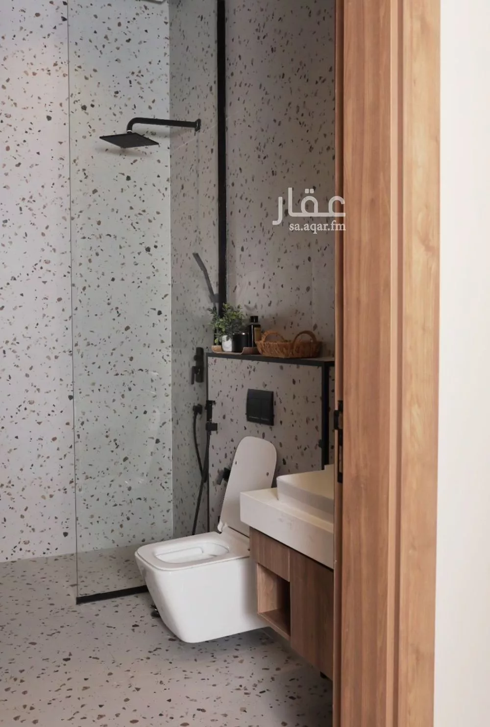 شقة 2 غرف في الملقا 8