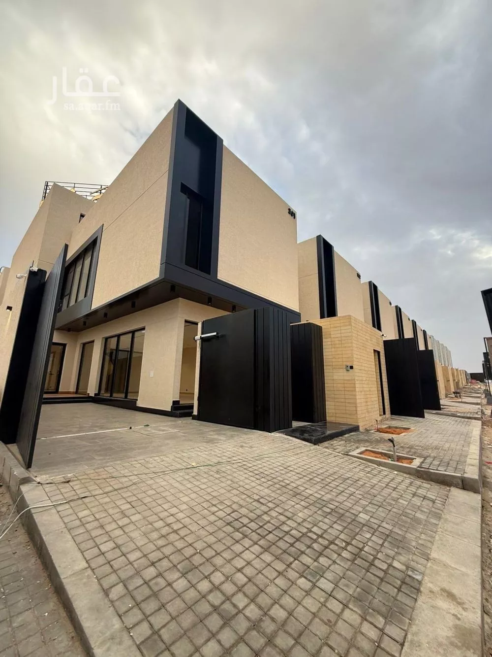 فيلا 5 غرف في العارض 1