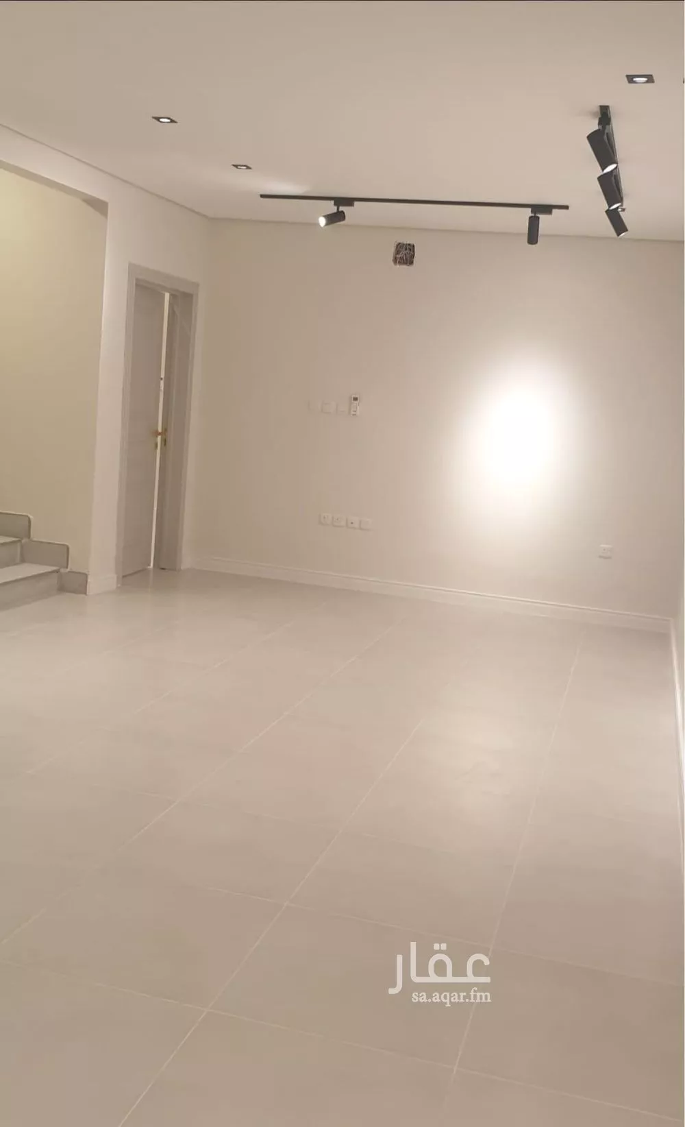 5 bedroom villa in Al Yarmouk 4