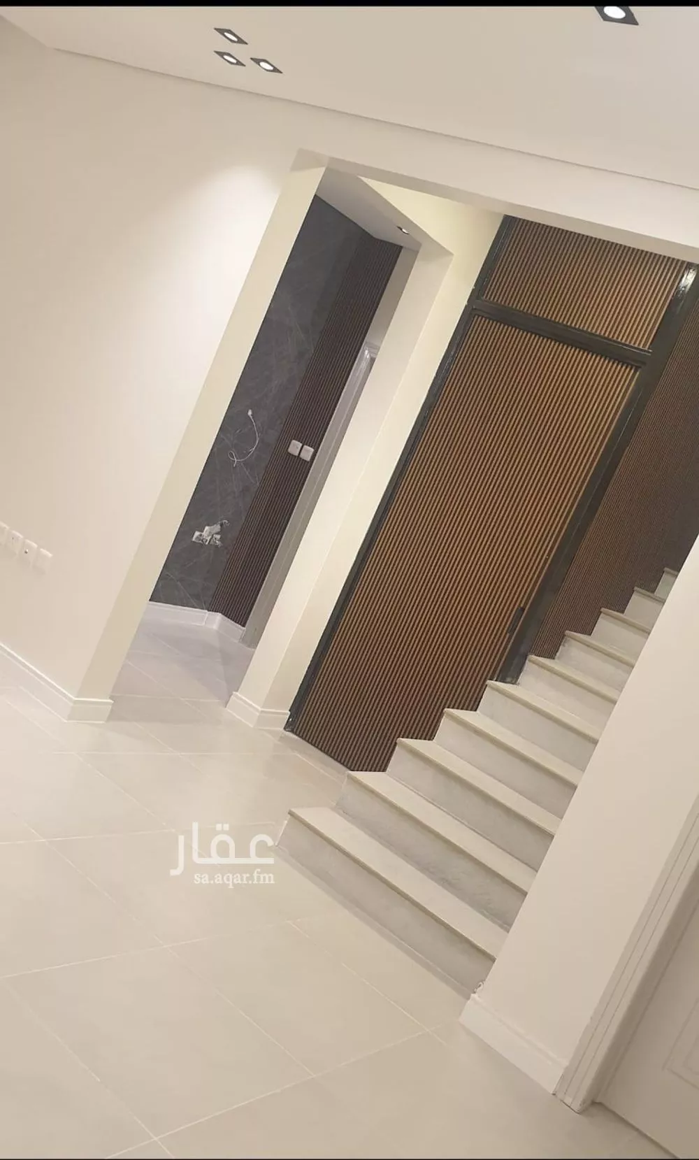 5 bedroom villa in Al Yarmouk 6