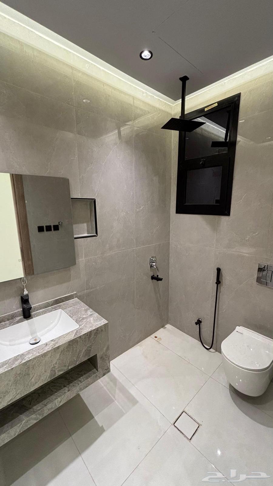 4 bedroom apartment in Al Difa 2