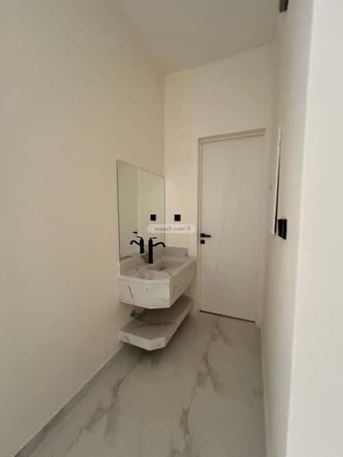 4 bedroom apartment in Al Zahrah 5
