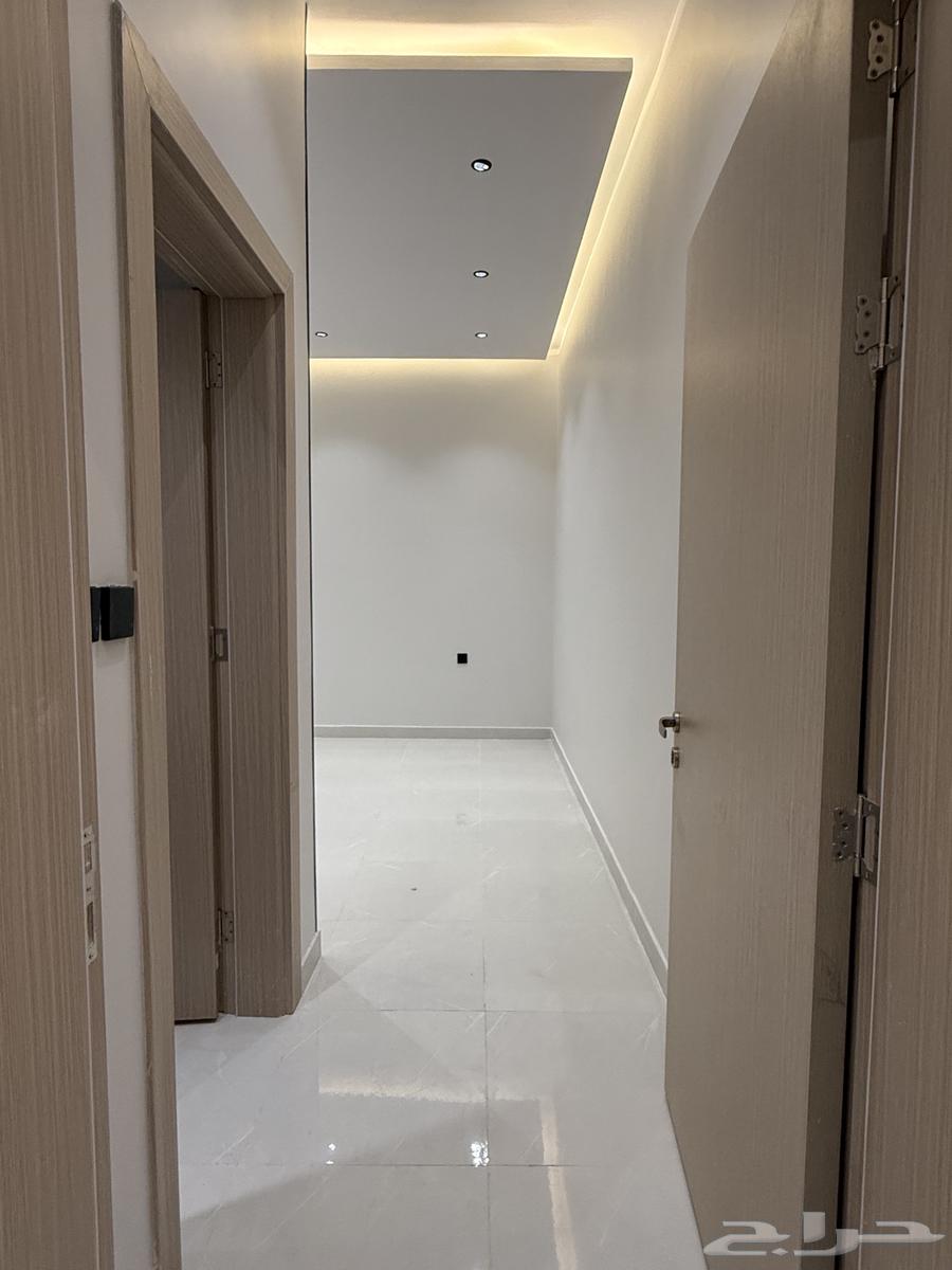 6 bedroom apartment in Al Difa 7