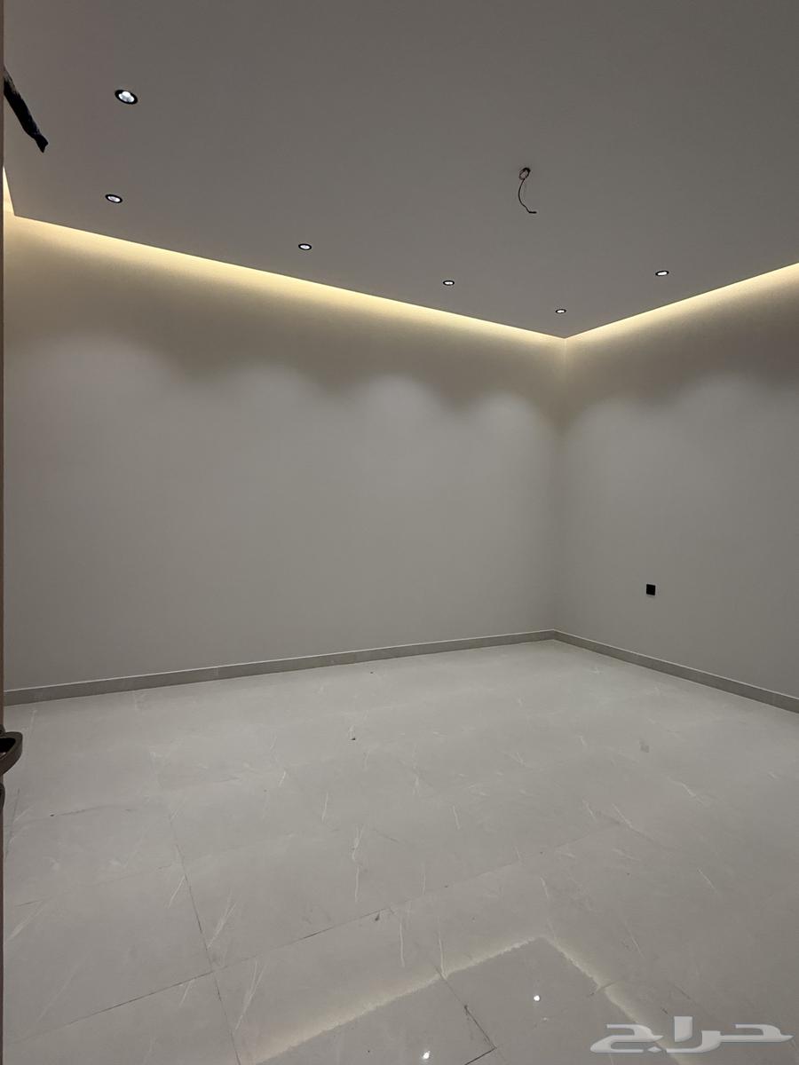 6 bedroom apartment in Al Difa 8