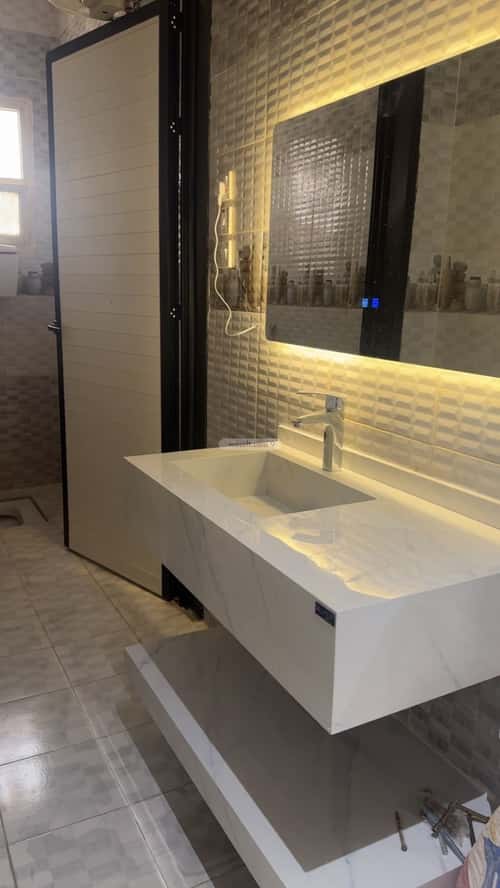 5 bedroom floor in Tuwaiq 3