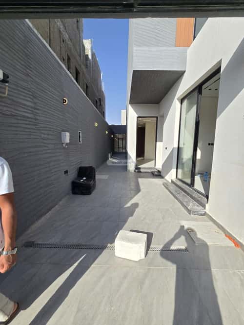 5 bedroom floor in Al Murjan 13