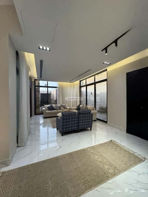 فيلا 5 غرف في عكاظ 4