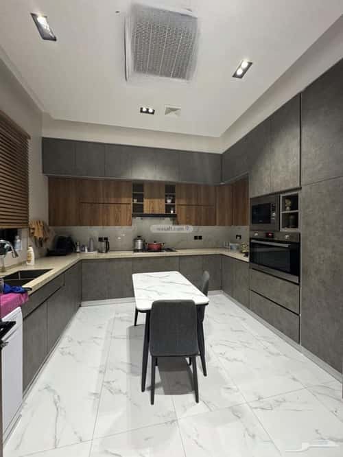 5 bedroom villa in Okaz 10