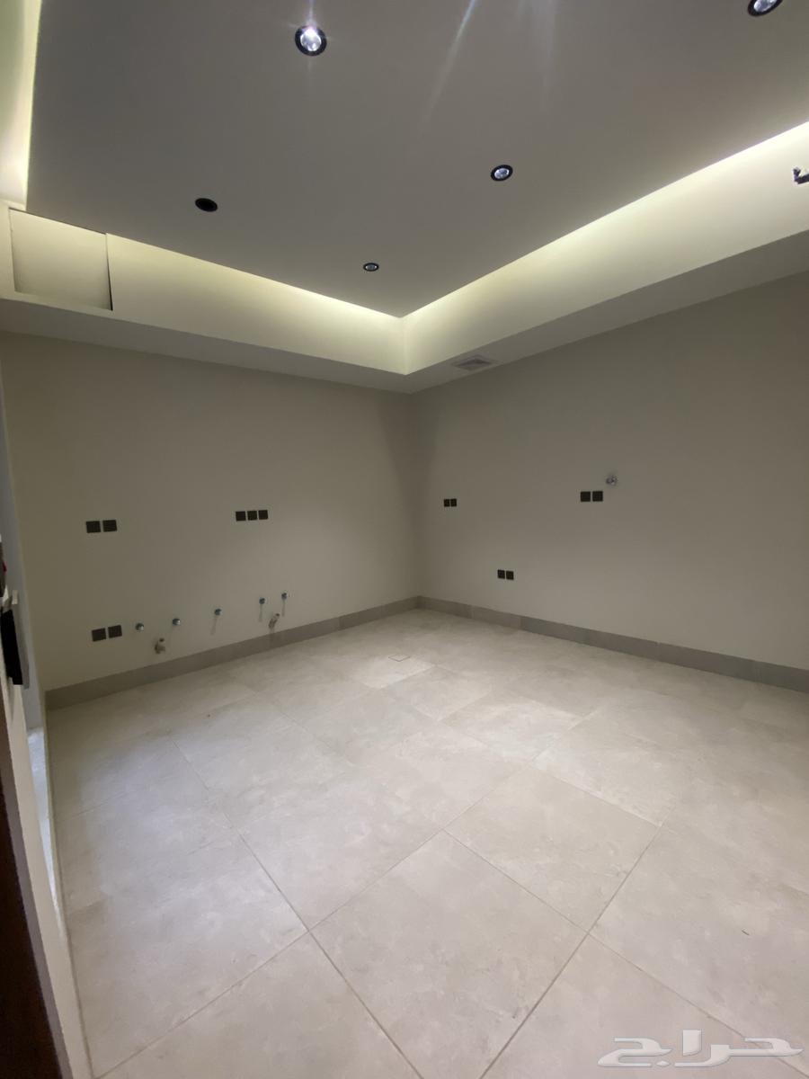 6 bedroom villa in Al Difa 11