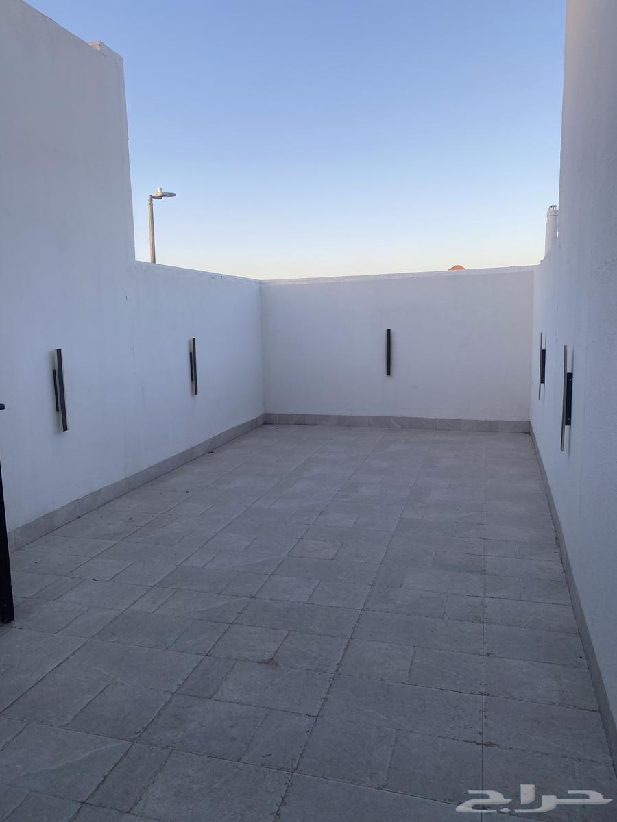 6 bedroom villa in Al Difa 15