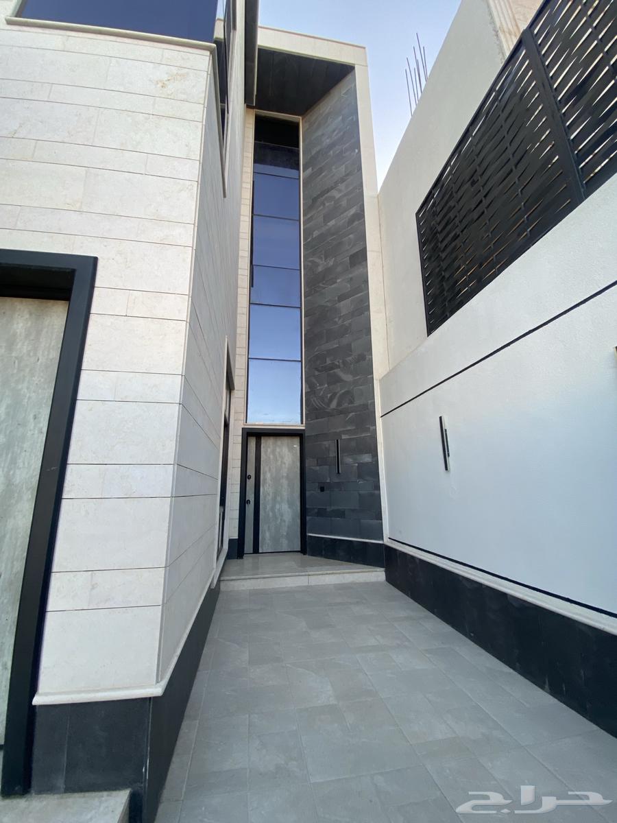 6 bedroom villa in Al Difa 4