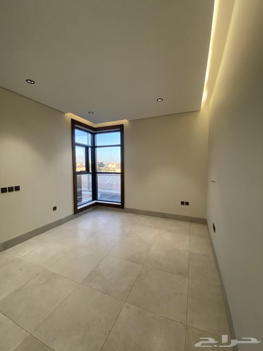 6 bedroom villa in Al Difa 7