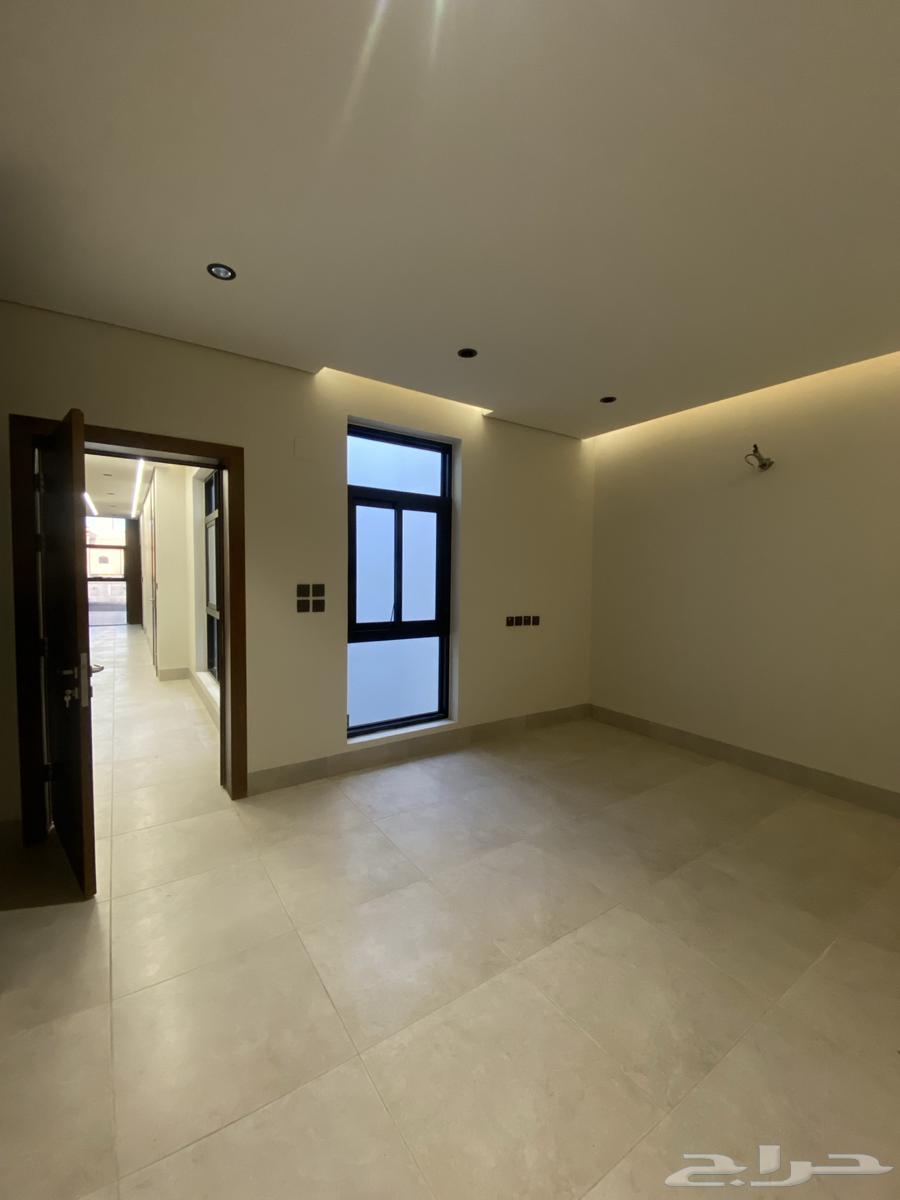 6 bedroom villa in Al Difa 9