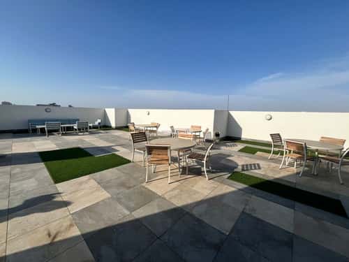 3 bedroom apartment in Al Salamah 7