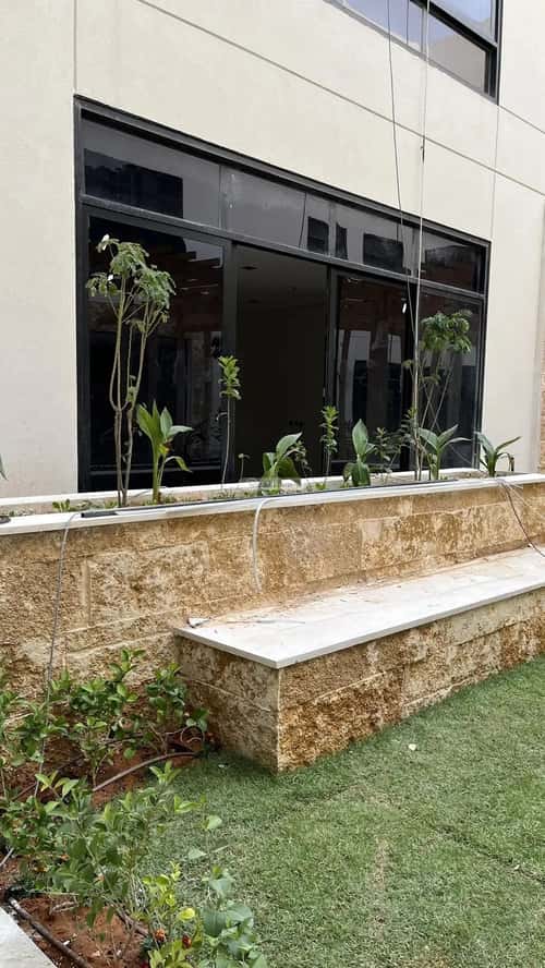 3 bedroom apartment in Al Mughrizat 1