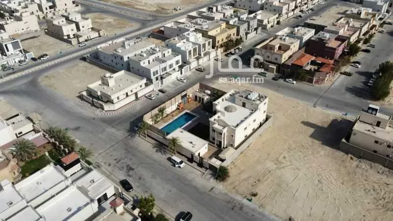 فيلا 9 غرف في الشراع 18