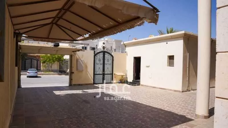 فيلا 9 غرف في الشراع 6