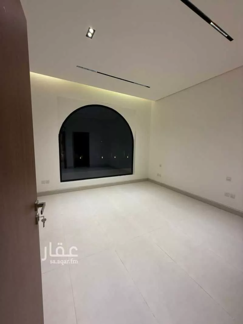 فيلا 5 غرف في العارض 12