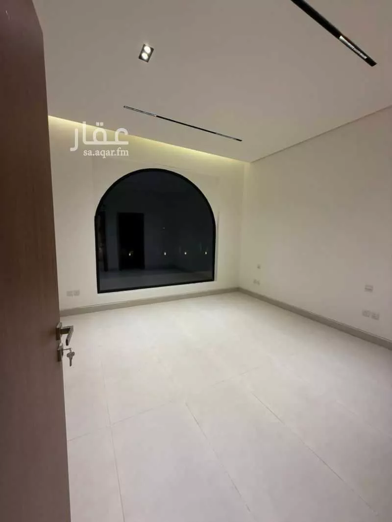 فيلا 5 غرف في العارض 17