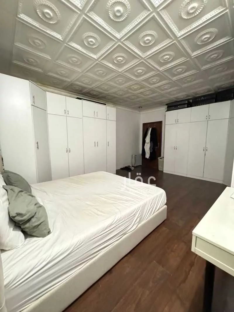 5 bedroom villa in Al Olaya 7