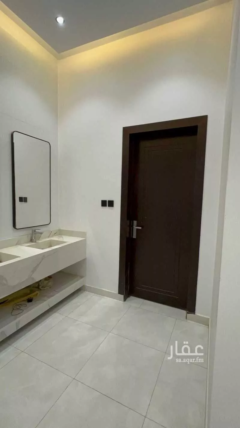 6 bedroom villa in Al Janadriyah 3