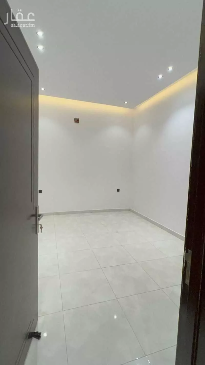 6 bedroom villa in Al Janadriyah 5