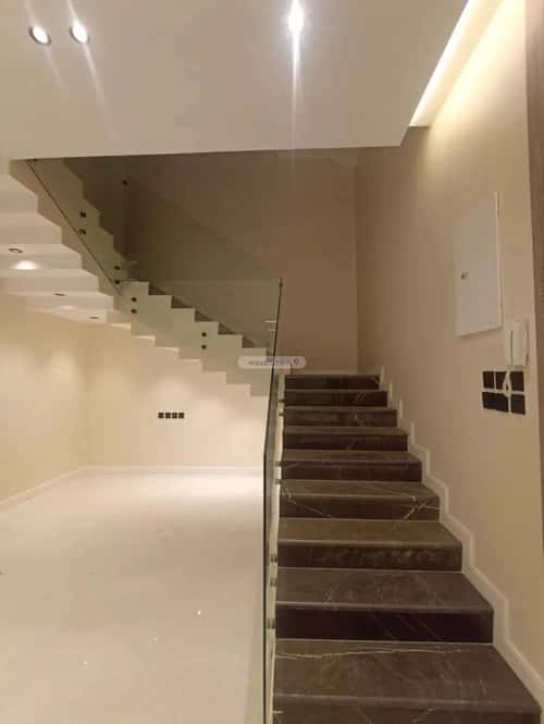6 bedroom villa in Al Uraija Al Gharbi 2