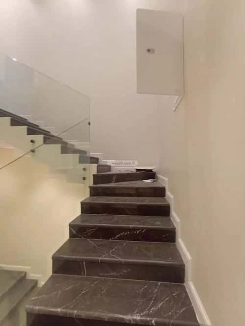6 bedroom villa in Al Uraija Al Gharbi 2