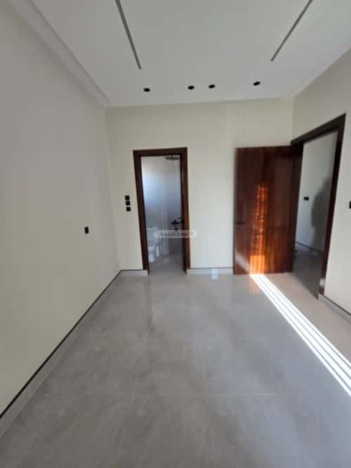 5 bedroom floor in Al Janadriyah 9