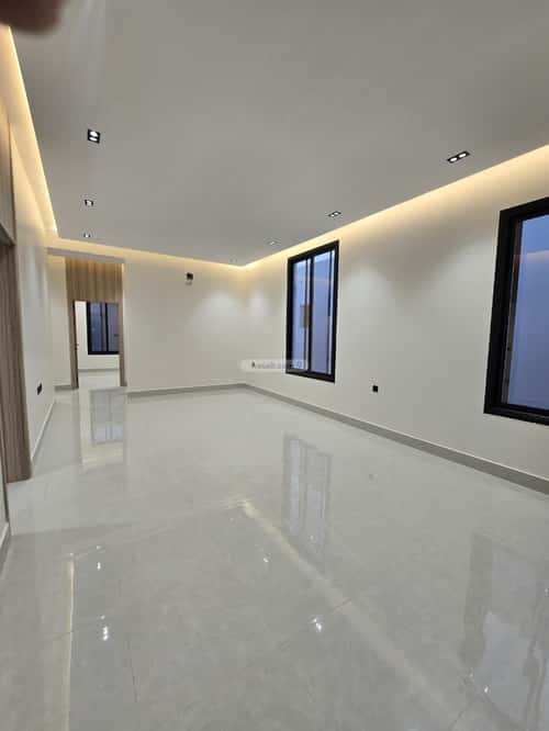 5 bedroom apartment in Al Maizilah 4