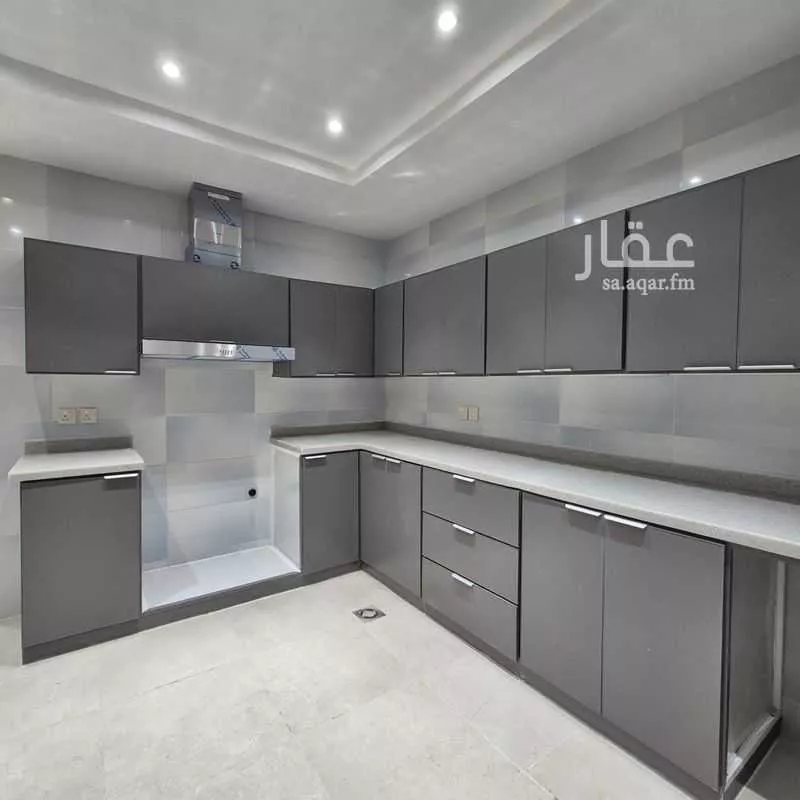 5 bedroom apartment in Al Hamra 7