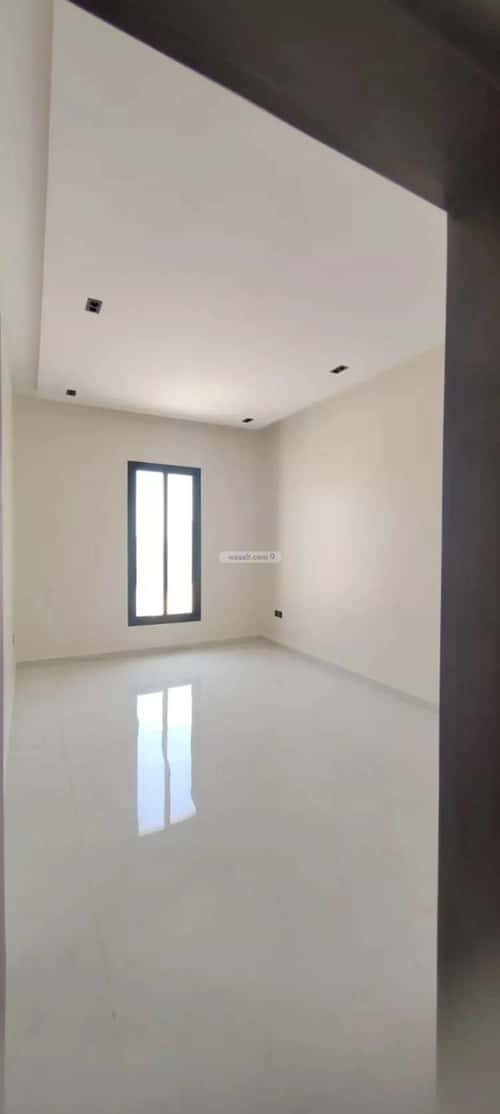 5 bedroom villa in Al Janadriyah 2