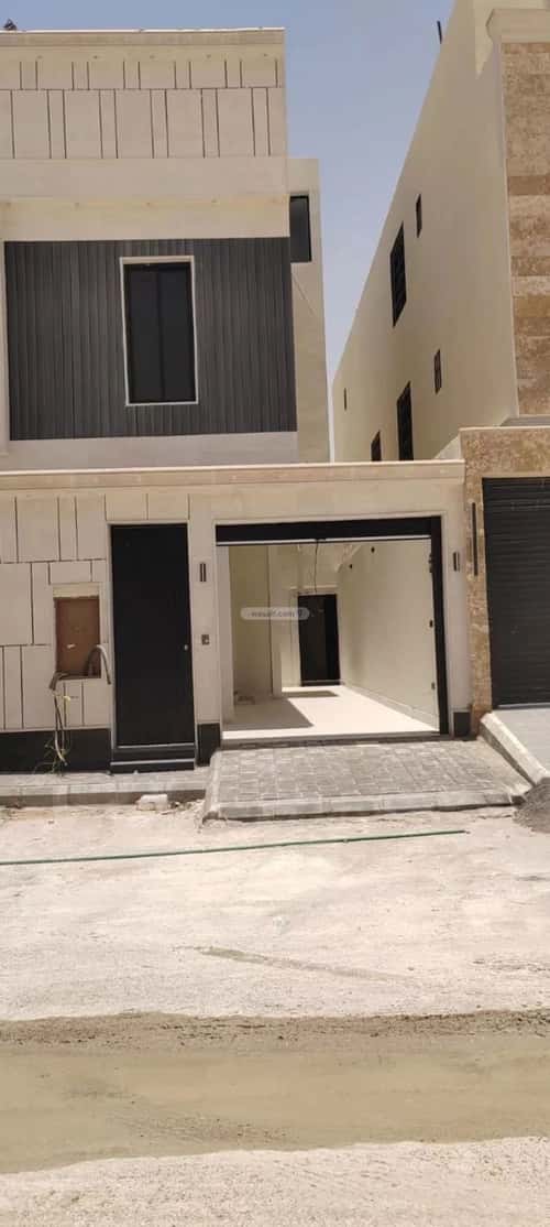 5 bedroom villa in Al Janadriyah 5