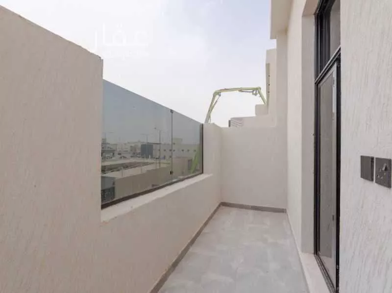 3 bedroom floor in King Faisal 13