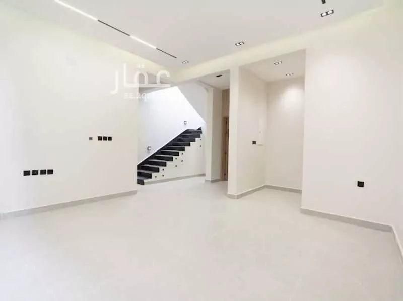 3 bedroom floor in King Faisal 4